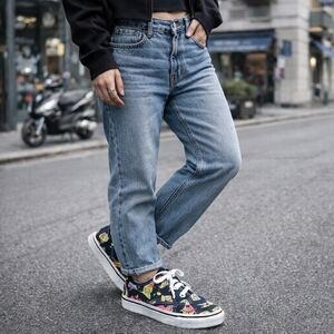 Vans x SpongeBob AlohaBob ComfyCush Sneakers 7.5 Women Or 6 Men LIKE NEW